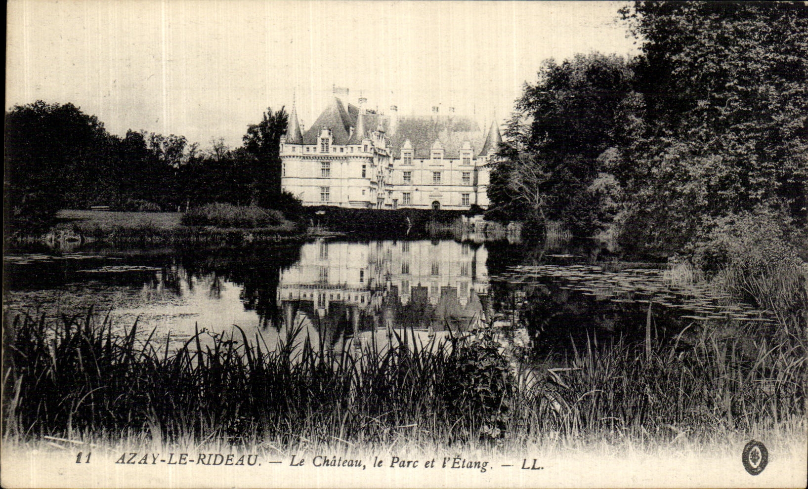 POSTAL Azay de la VENDIMIA la cortina el castillo el parque y el L charca