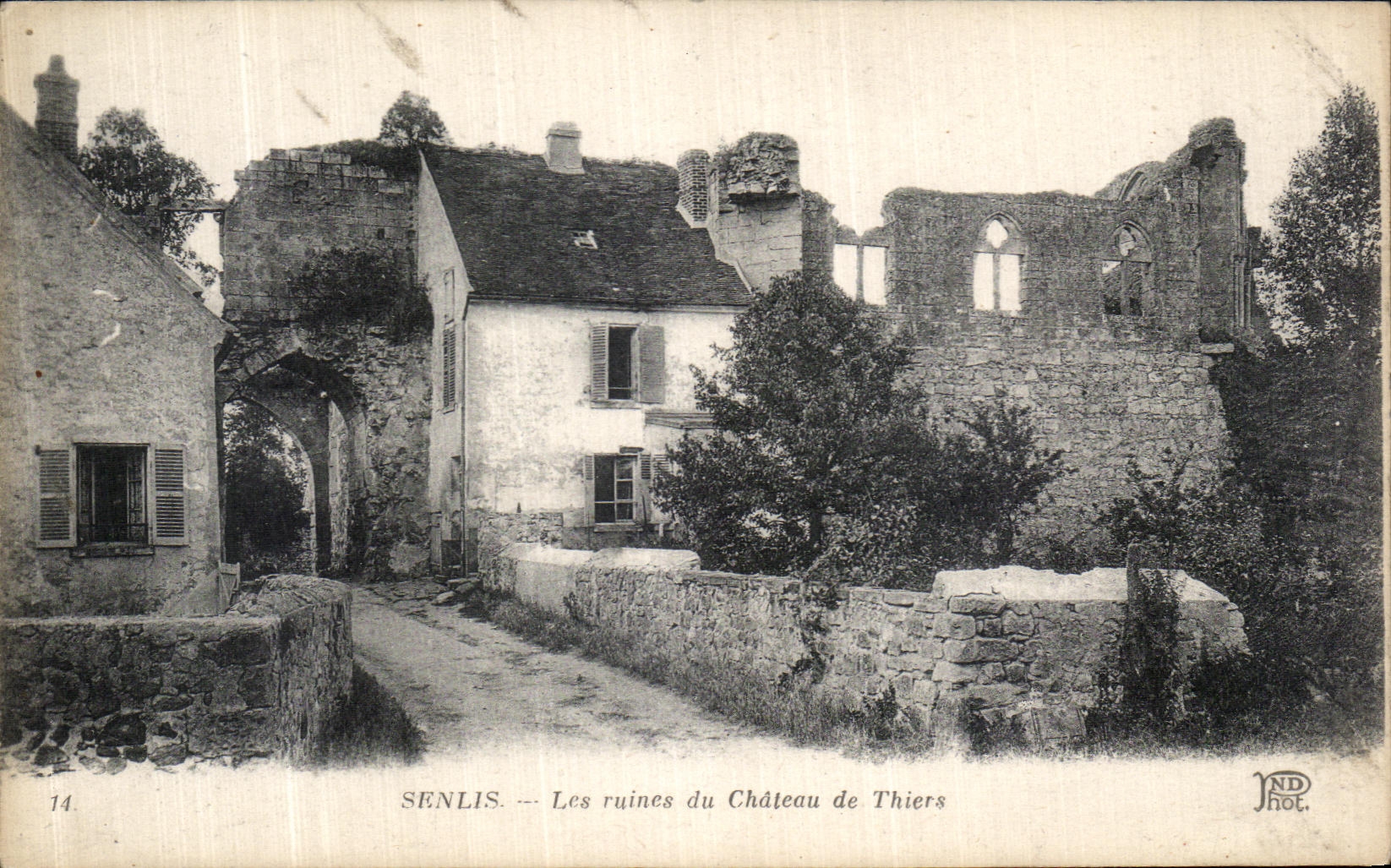 VINTAGE POSTCARD Senlis ruins of the castle of Thiers