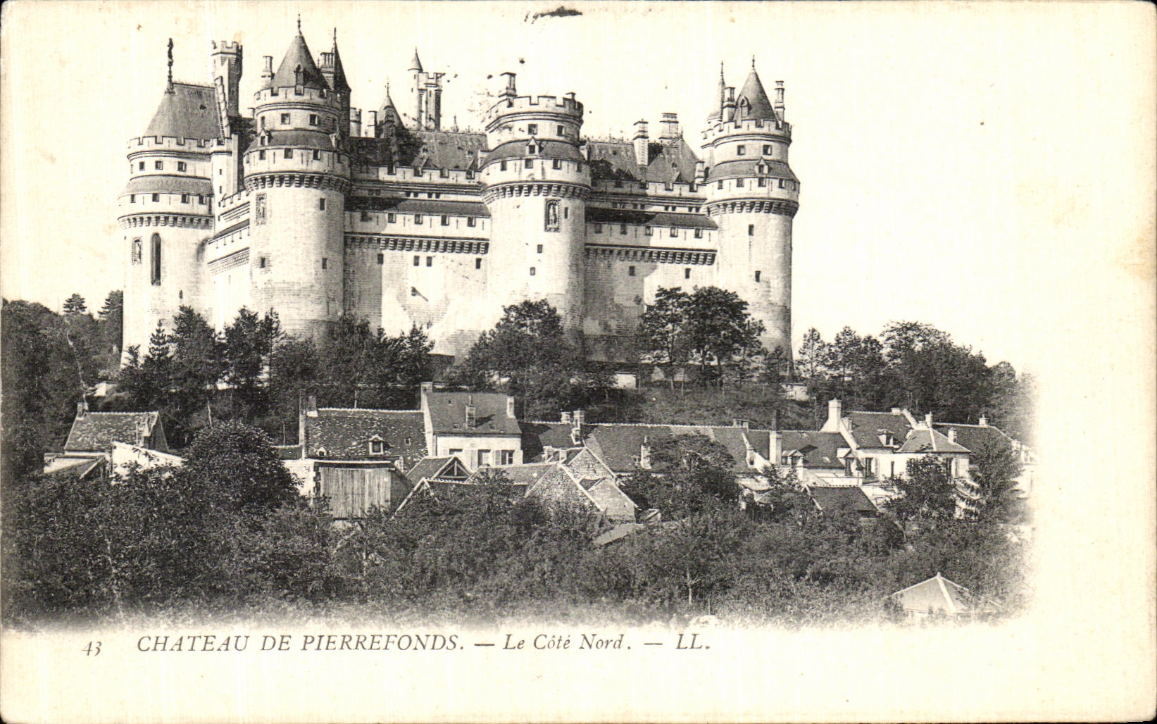 CPA Pierrefonds Le Chateau Le Cote Nord