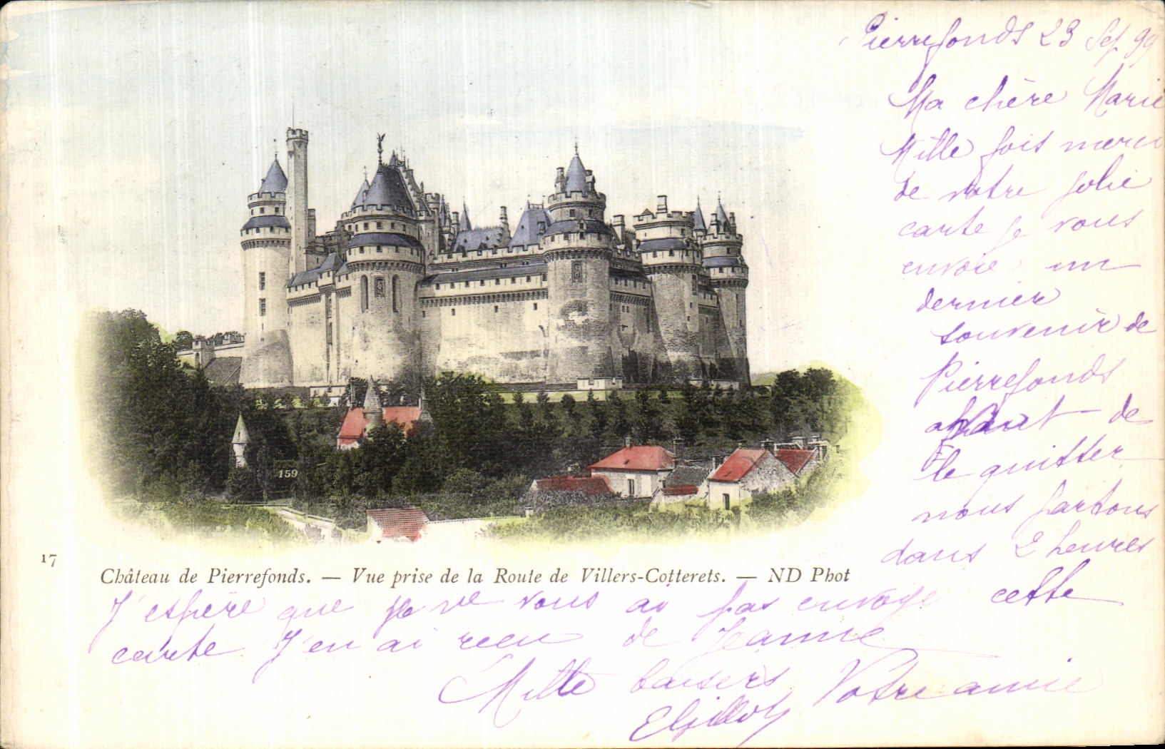 CPA Chateau de Pierrefonds Vue Prise de la Route de Villers Cotterets