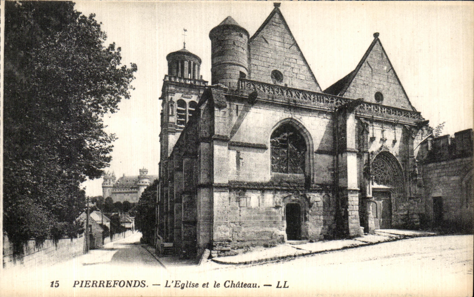 CPA Pierrefonds L Eglise et le Chateau