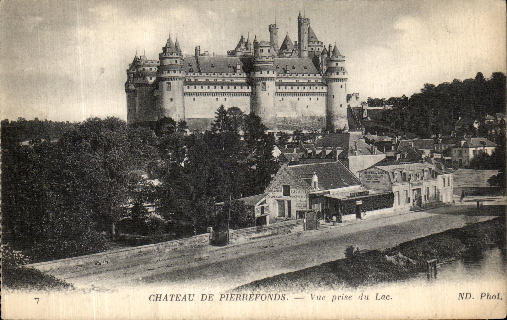 CPA Pierrefonds Vue prise du Lac
