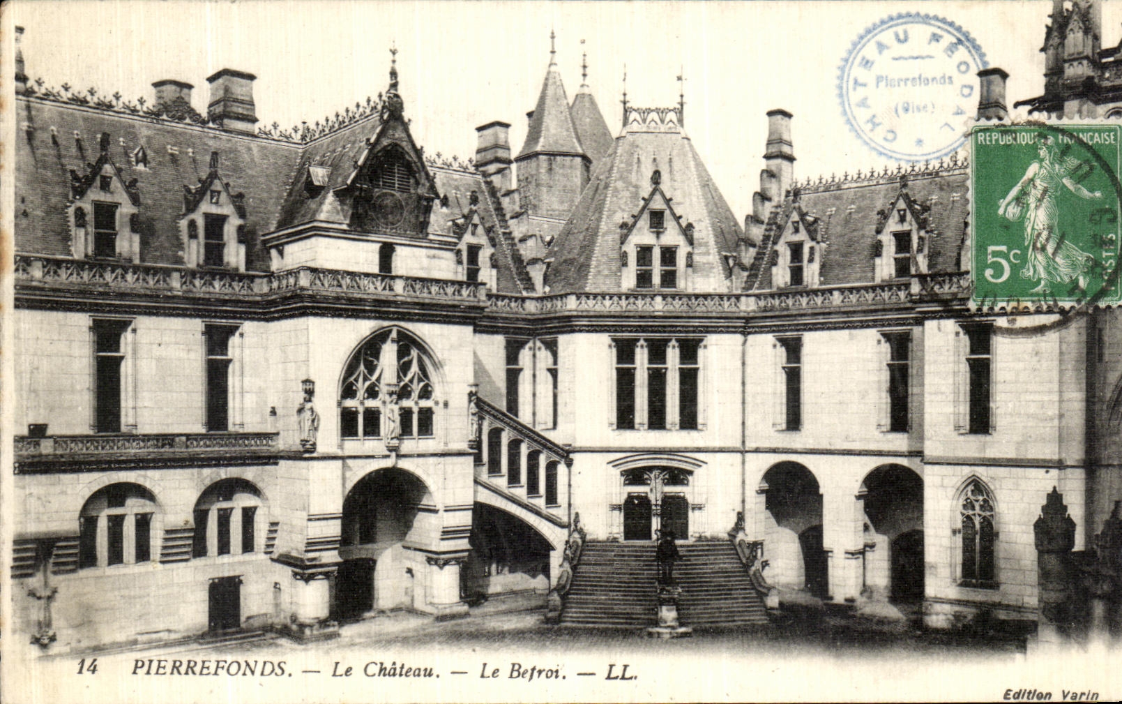 CPA Pierrefonds Le Chateau Le Befroi
