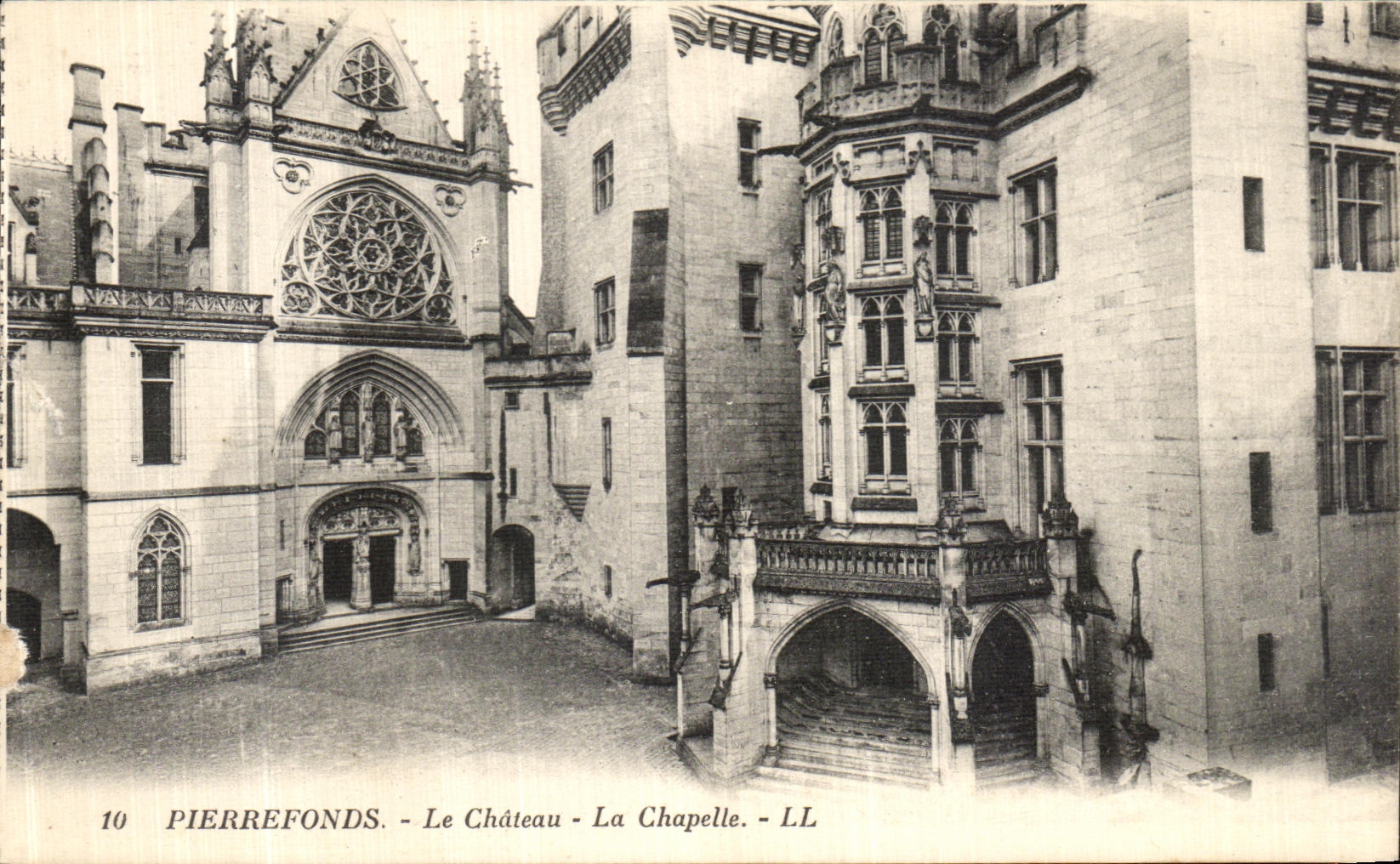 CPA Pierrefonds Le Chateau Le Chapelle