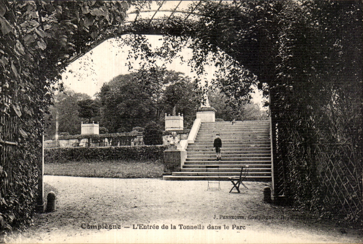 VINTAGE POSTCARD Compiegne L Entered of the Arbor the Park