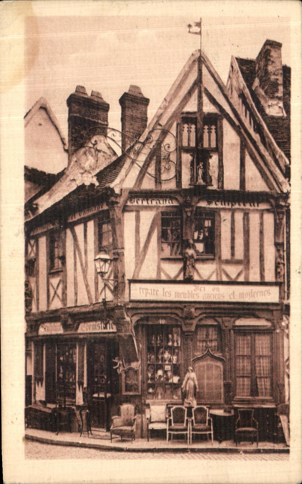 VINTAGE POSTCARD Compiegne Cassine Old woman