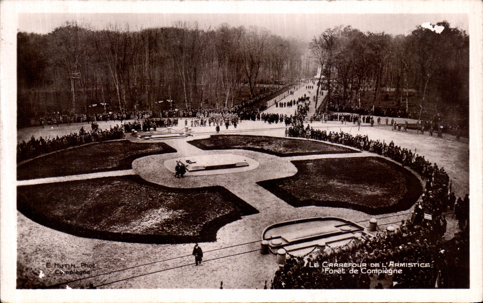 VINTAGE POSTCARD the Crossroads Of L Armistice Drill of Compiegne