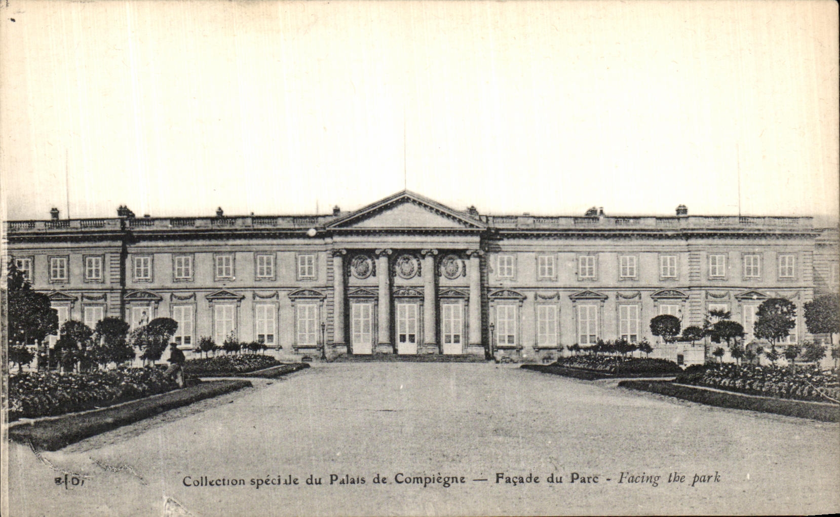 VINTAGE POSTCARD Palate of Compiegne Frontage of the Park