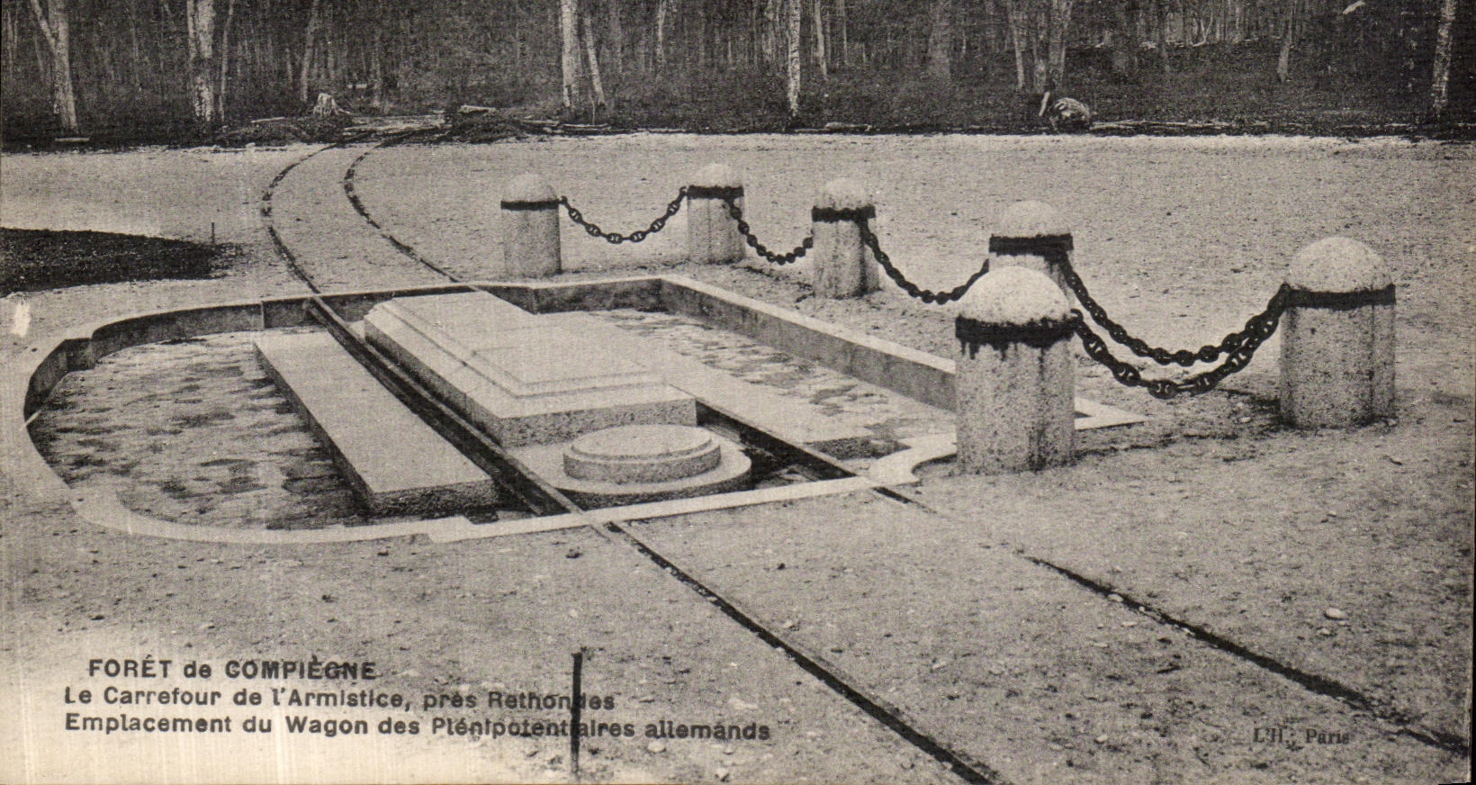 VINTAGE POSTCARD Drill Of Compiegne the Crossroads of L Armistice close Rethondes Militaria