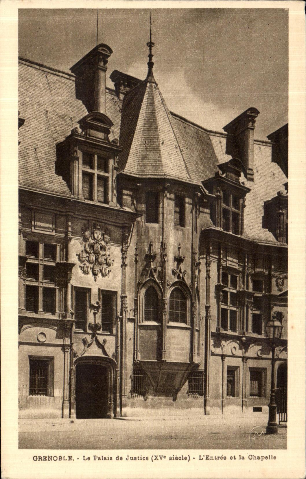 VINTAGE POSTCARD Grenoble Law courts L Entered and the Vault