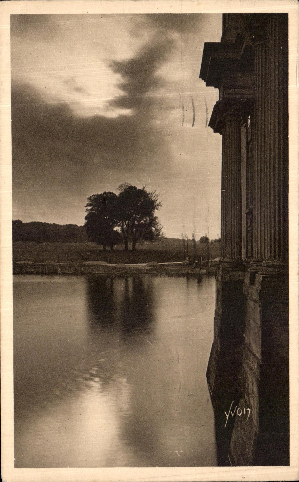 CPA Chateau De Chantilly Coucher de Soleil sur une Piece d eau
