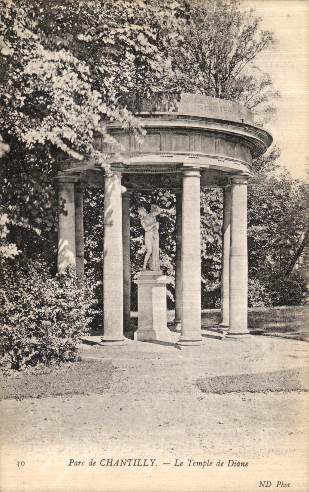 CPA Parc De Chantilly Le Temple de Diane