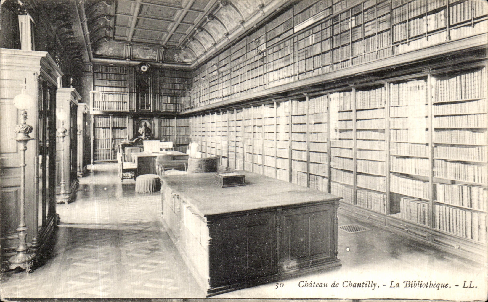 CPA Chateau de Chantilly La Bibliotheque