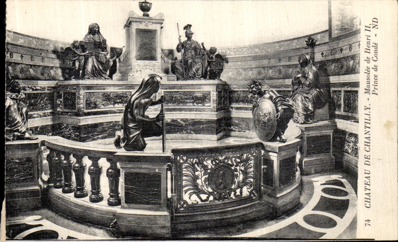 CPA Chateau De Chantilly Mausolee de Henri II Prince de Conde