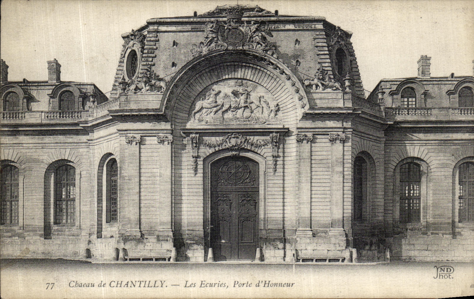 CPA Chateau de Chantilly Les Ecuries Porte d Honneur