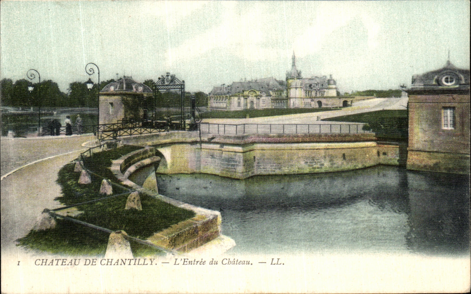 CPA Chateau de Chantilly L Entree du Chateau