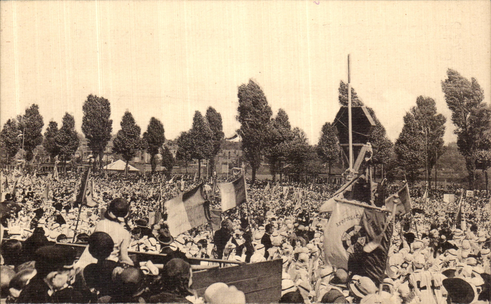 VINTAGE POSTCARD Lille Fiftieth anniversary of the international congers eucharistiquues Cardinal Liegart Offering of the pinks