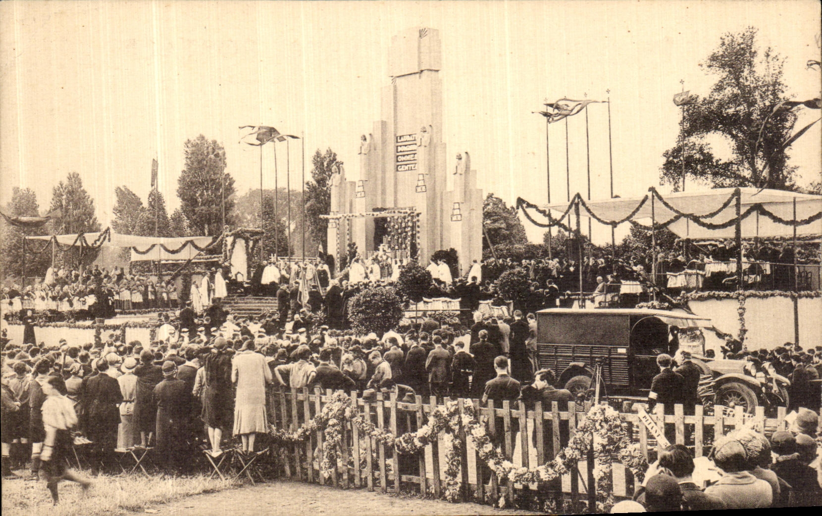 VINTAGE POSTCARD Lille Fiftieth anniversary of the international congers eucharistiquues Liegart Cardinal the mass