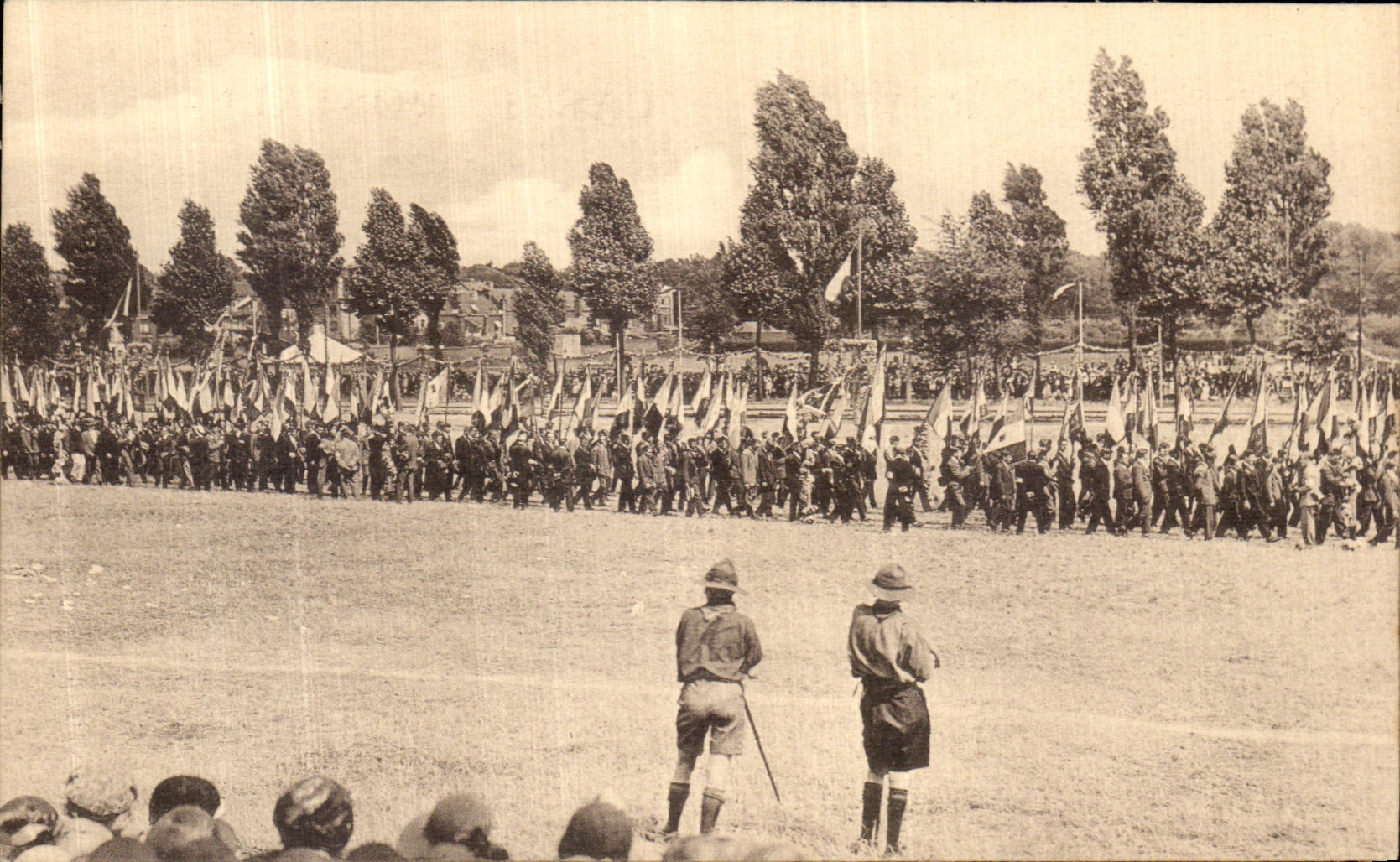 VINTAGE POSTCARD Lille Fiftieth anniversary of the international congers eucharistiquues Liegart Cardinal Ravelled of the Scouts flags