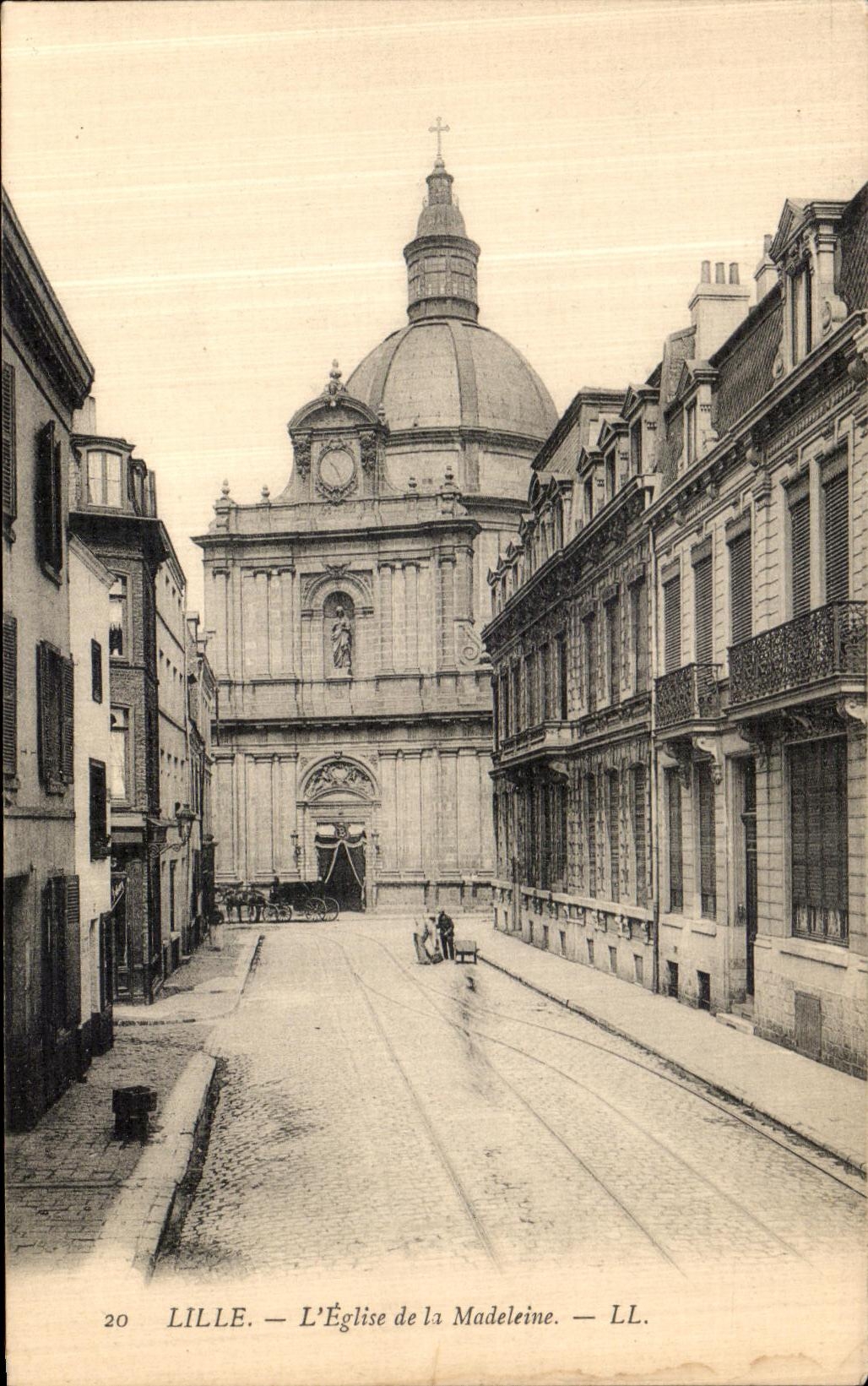 VINTAGE POSTCARD Lille L Church of the Madeleine