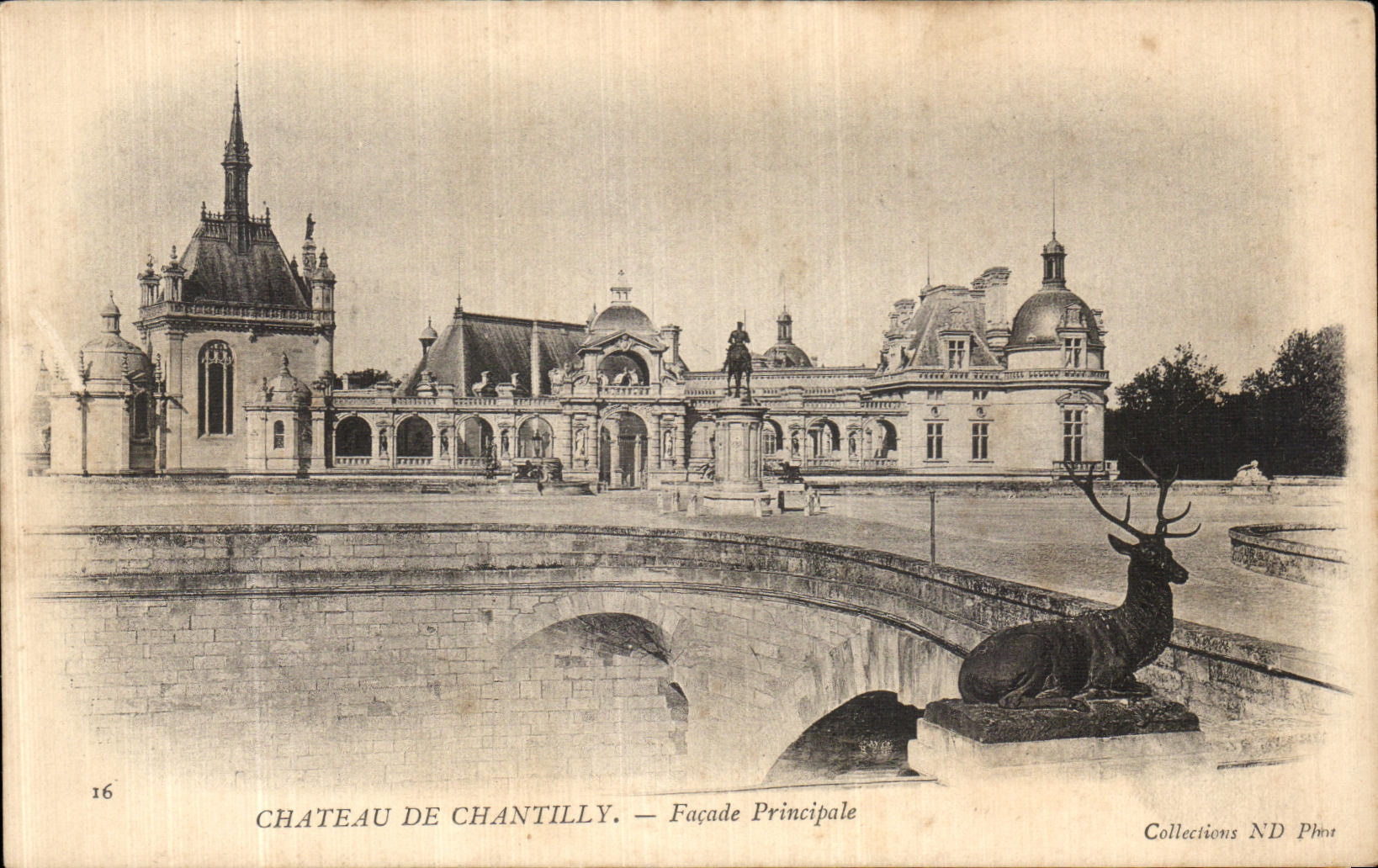 CPA Chateau De Chantilly Facade principale Cerf