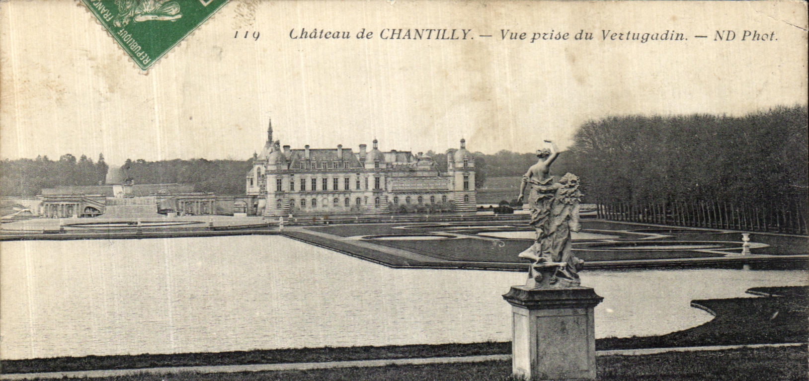 CPA Chantilly Le Chateau Vue prise du Vertugadin