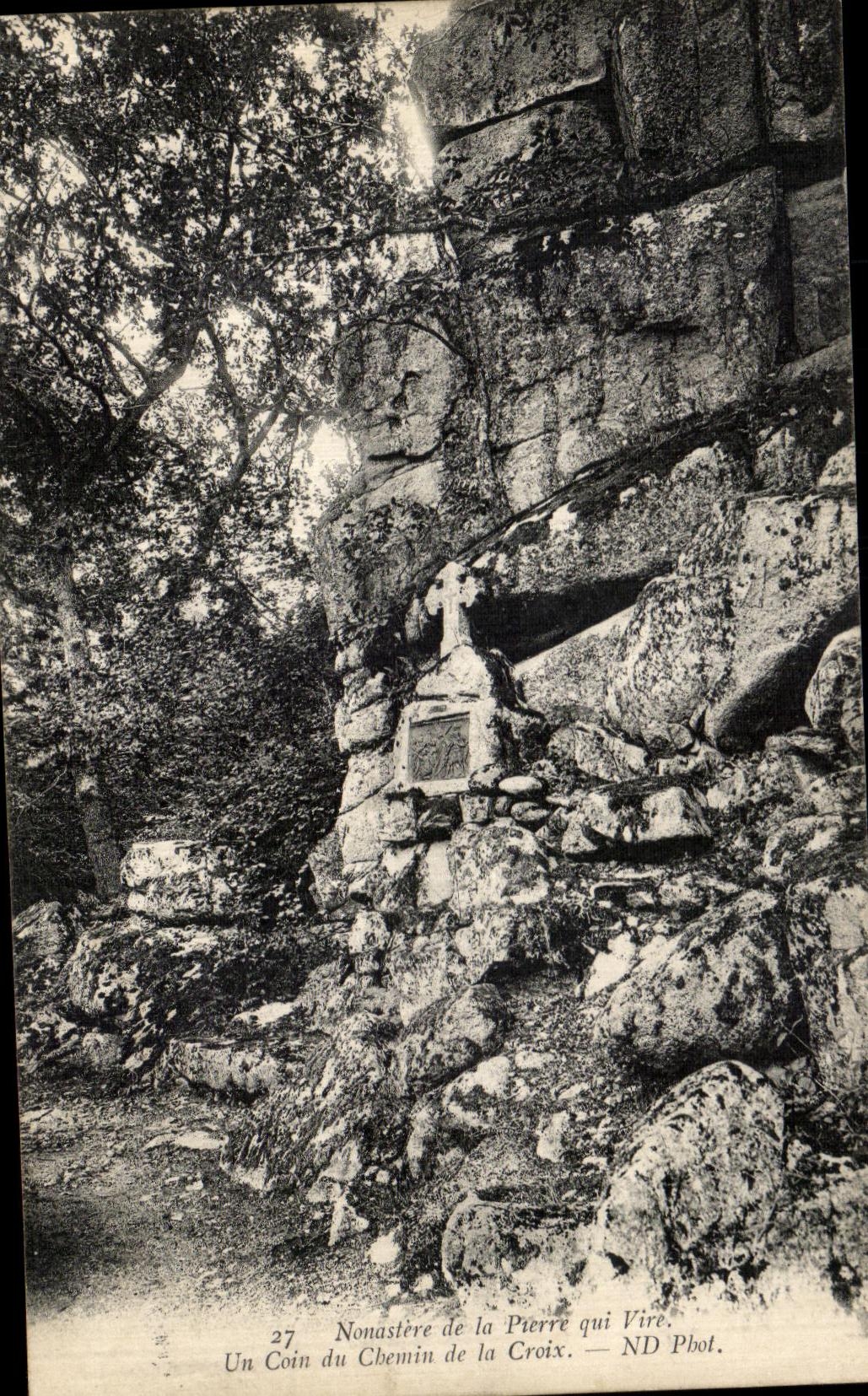 Monasterio de Paris de la POSTAL de la VENDIMIA de Pedro que transfiere una esquina de la manera de la cruz