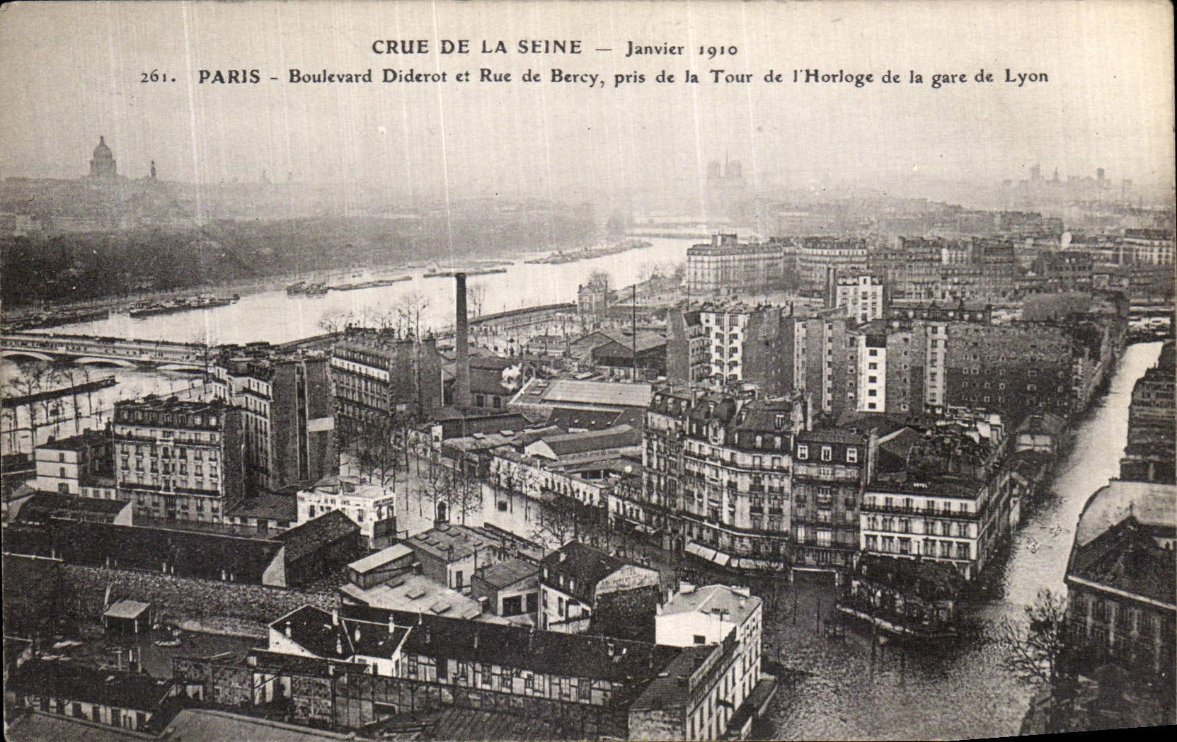 CPA Paris Boulevard Diderot et rue de Bercy Pris de la Tour de l horloge de la gare de Lyon