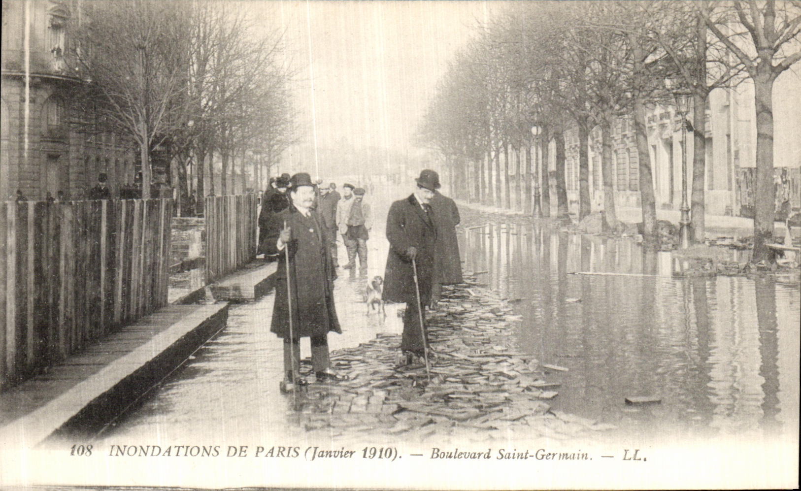 CPA Inondations De Paris Boulevard Saint Germain Janvier 1910