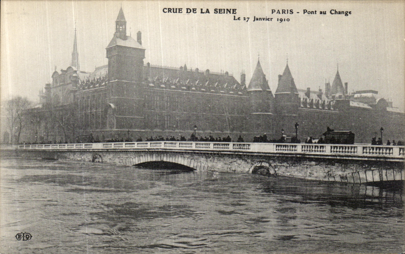 CPA Crue de La Seine Paris Pont au Change