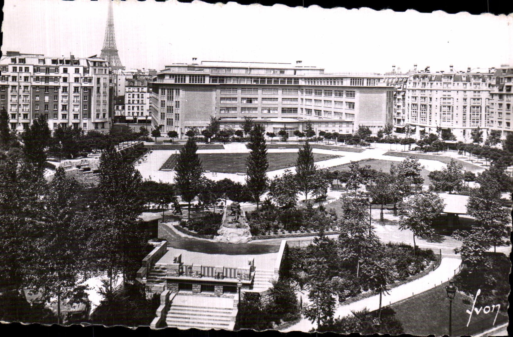 CPSM Paris En Flanant Square Saint Lambert et Lycee Camille See