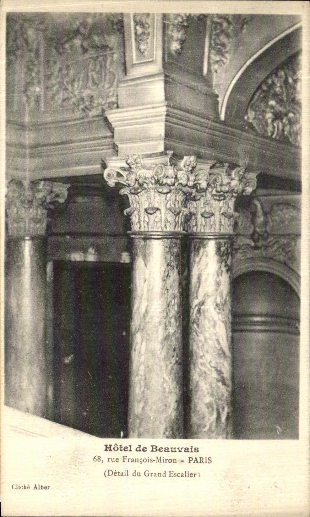 CPA Hotel de Beauvais Rue Francois Miron Paris Detail du grand escalier