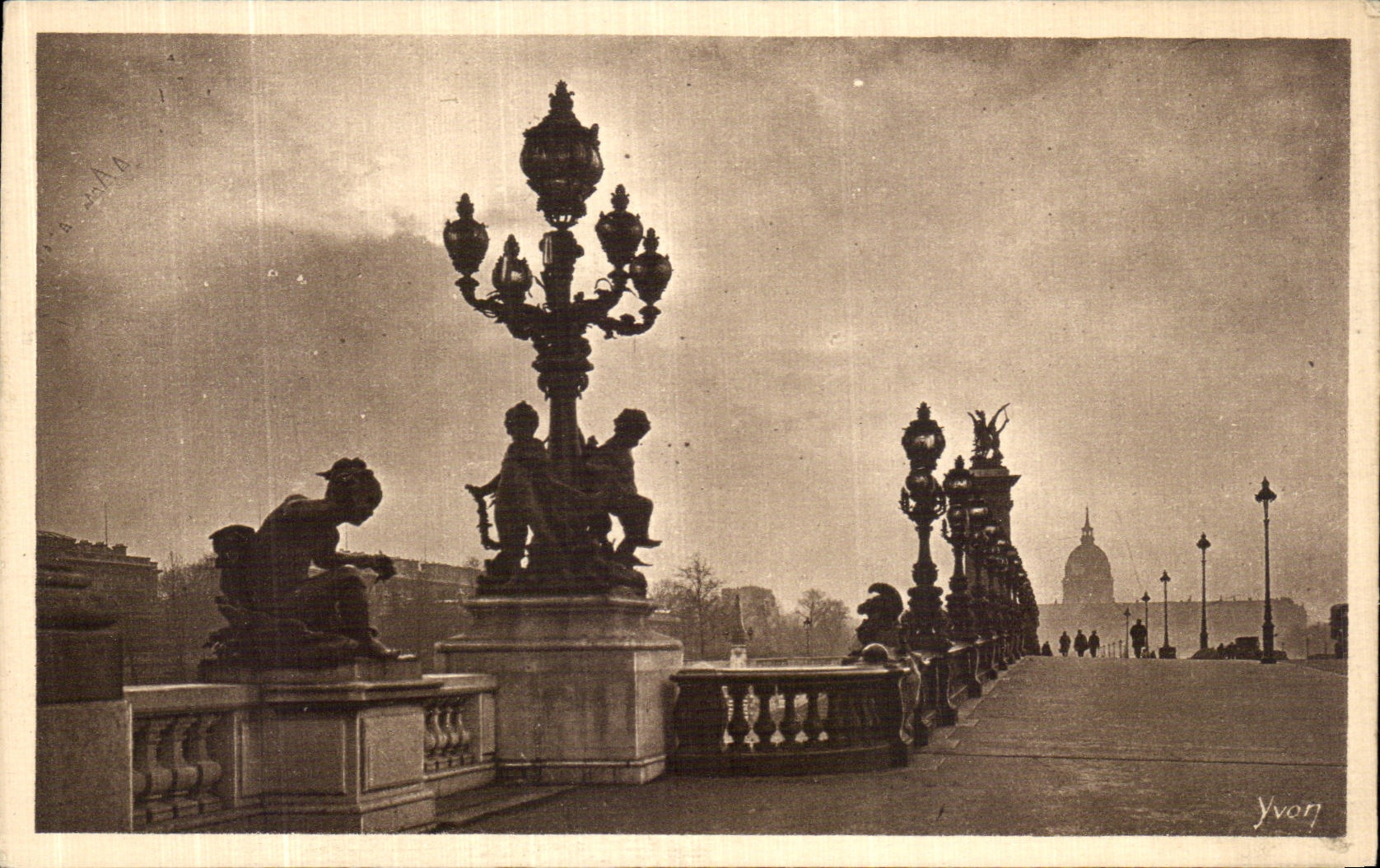 CPA Paris Motifs Decoratifs du Pont Alexandre III