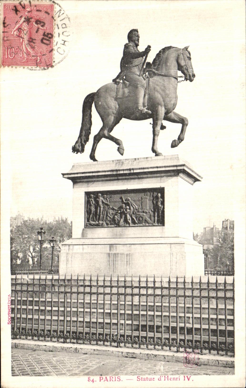 VINTAGE POSTCARD Paris Rules D Henri IV