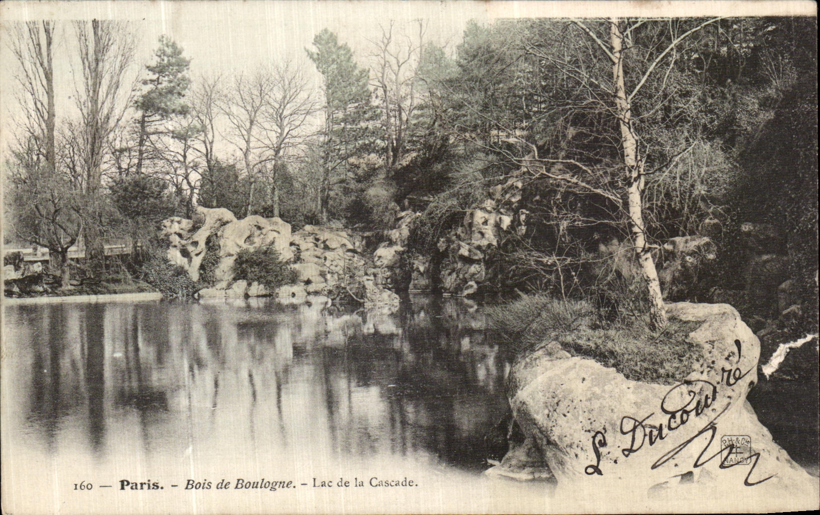 VINTAGE POSTCARD Paris Bois de Boulogne Lake of the Cascade