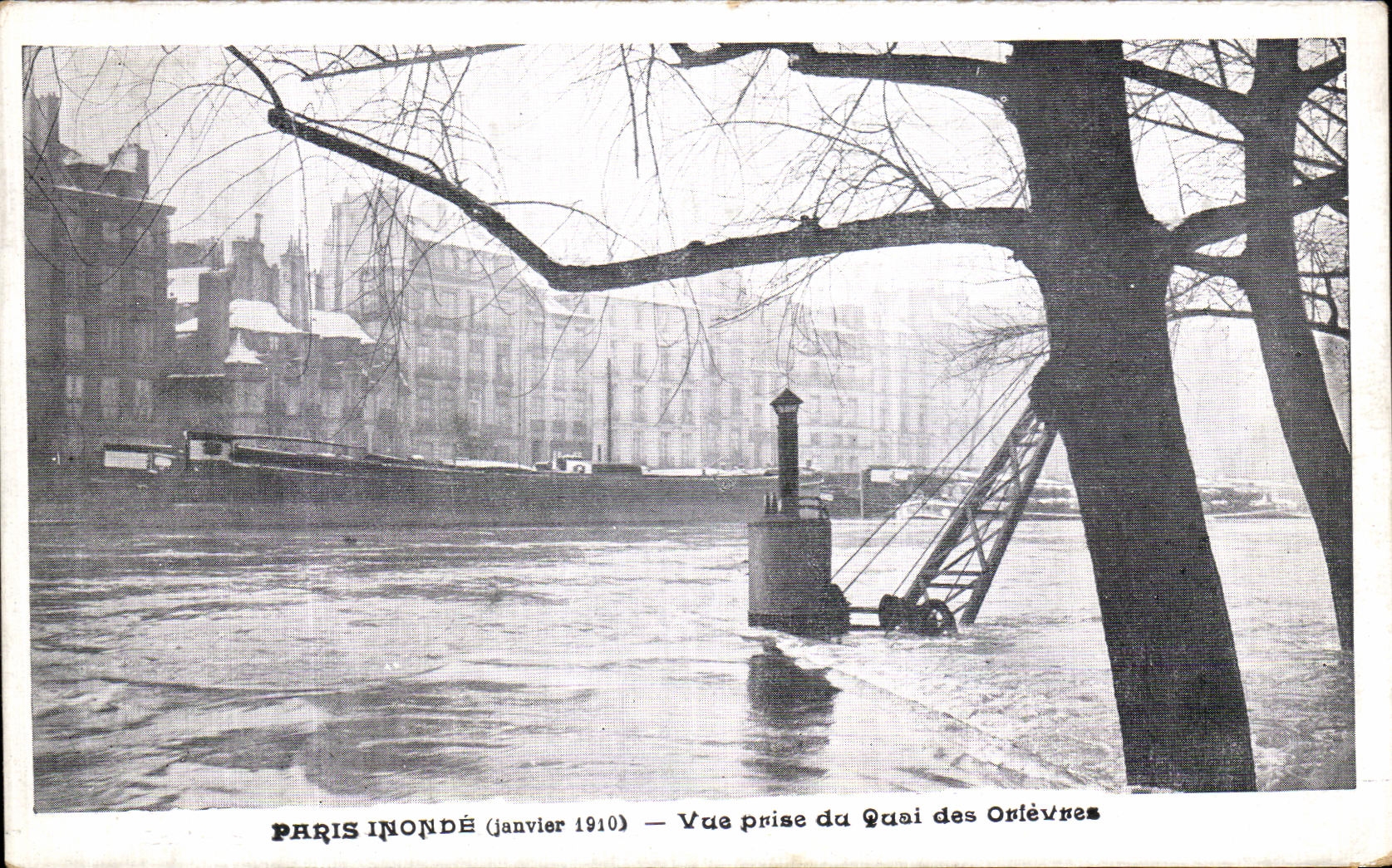 CPA Paris Inonde Vue Prise du Quai des Orfevres