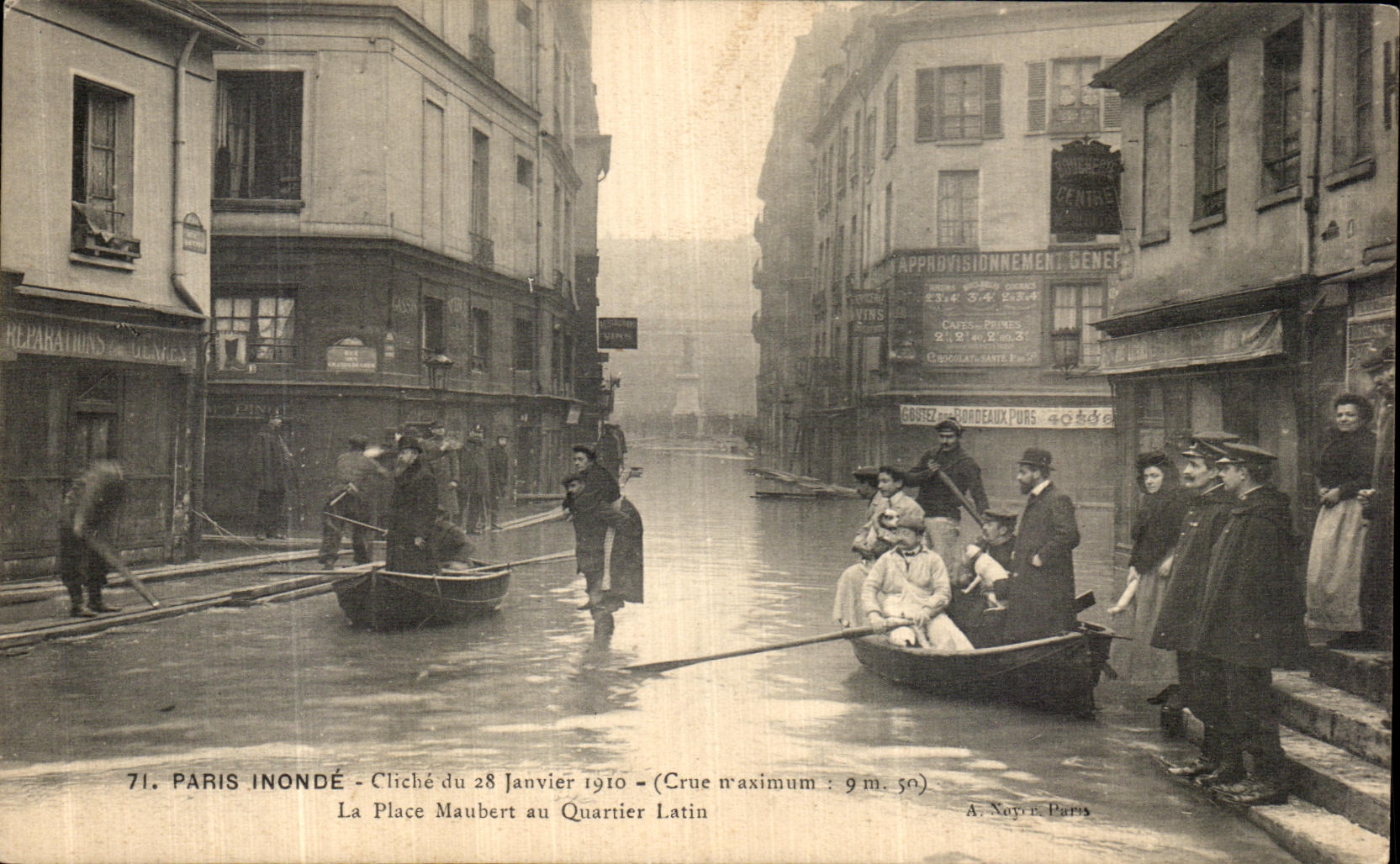 CPA Paris Inonde La Place Maubert au Quartier Latin