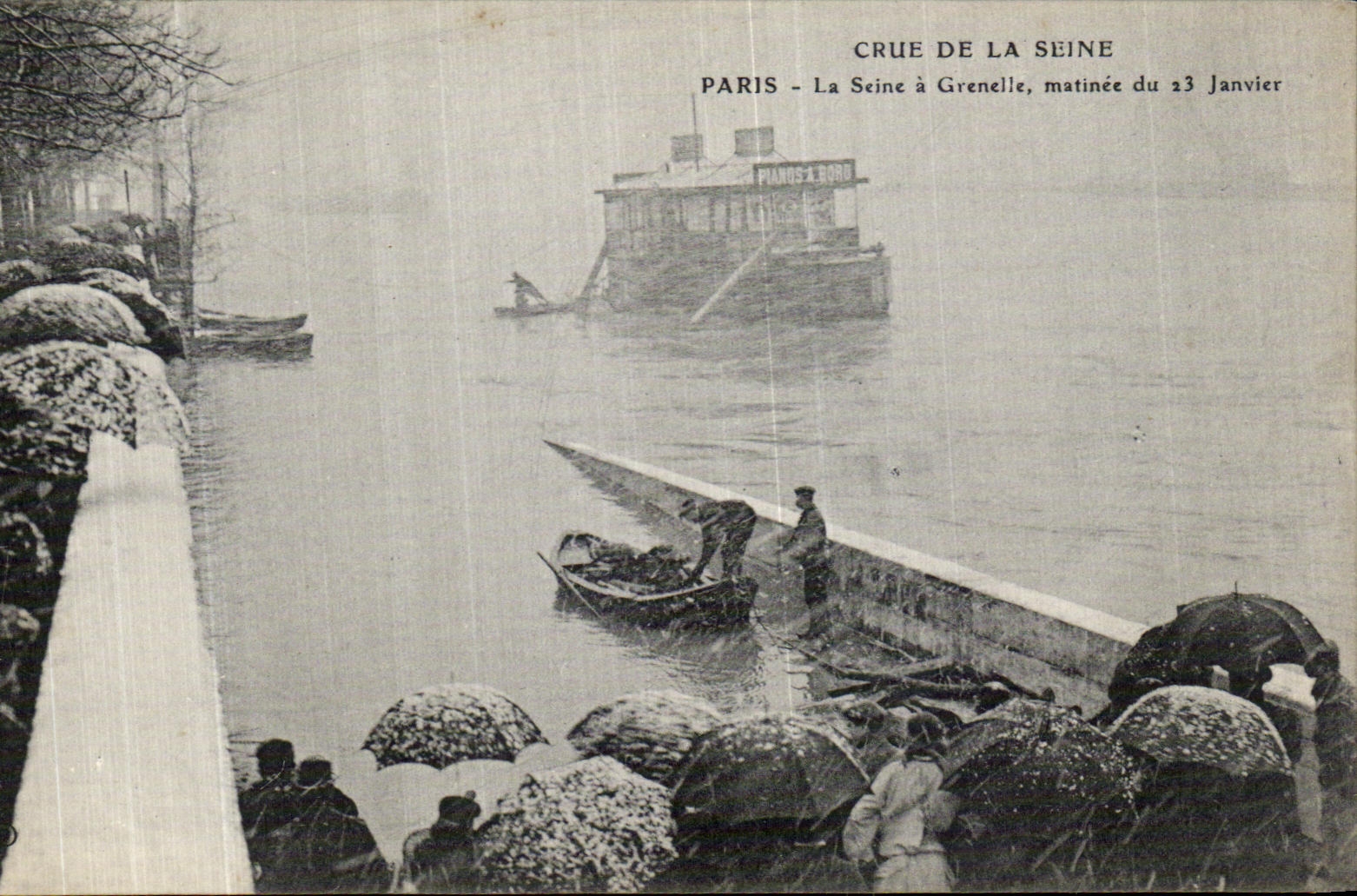 CPA Paris Crue De la Seine La seine a Grenelle Matinee du 23 janvier 1910