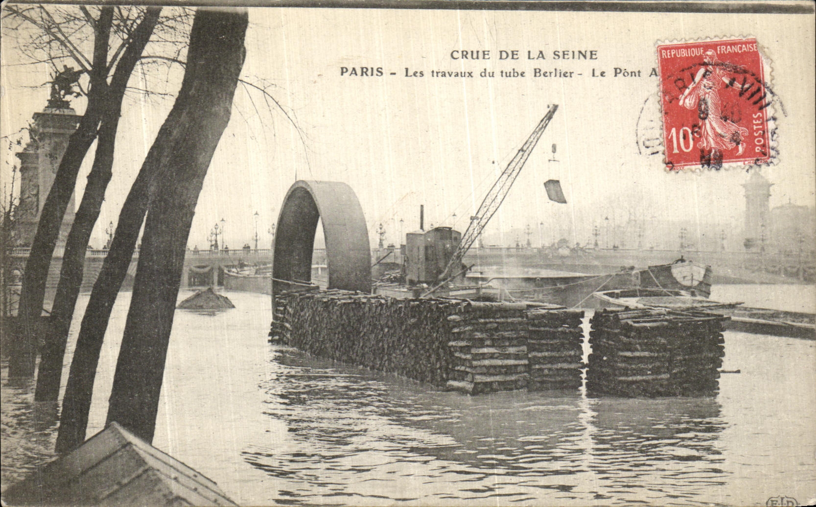 CPA Paris Crue De La Seint Les travaux du tube Berlier Le Pont