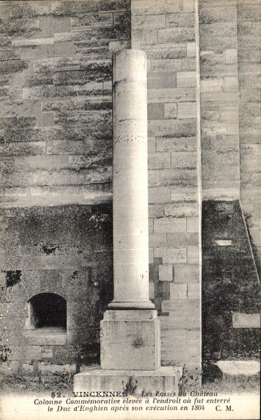 VINTAGE POSTCARD Paris Vincennes pits of the Castle Commemorative Column