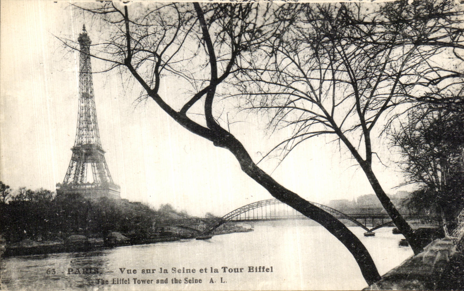 CPA Paris Vue sur la Seine et la Tour Eiffel