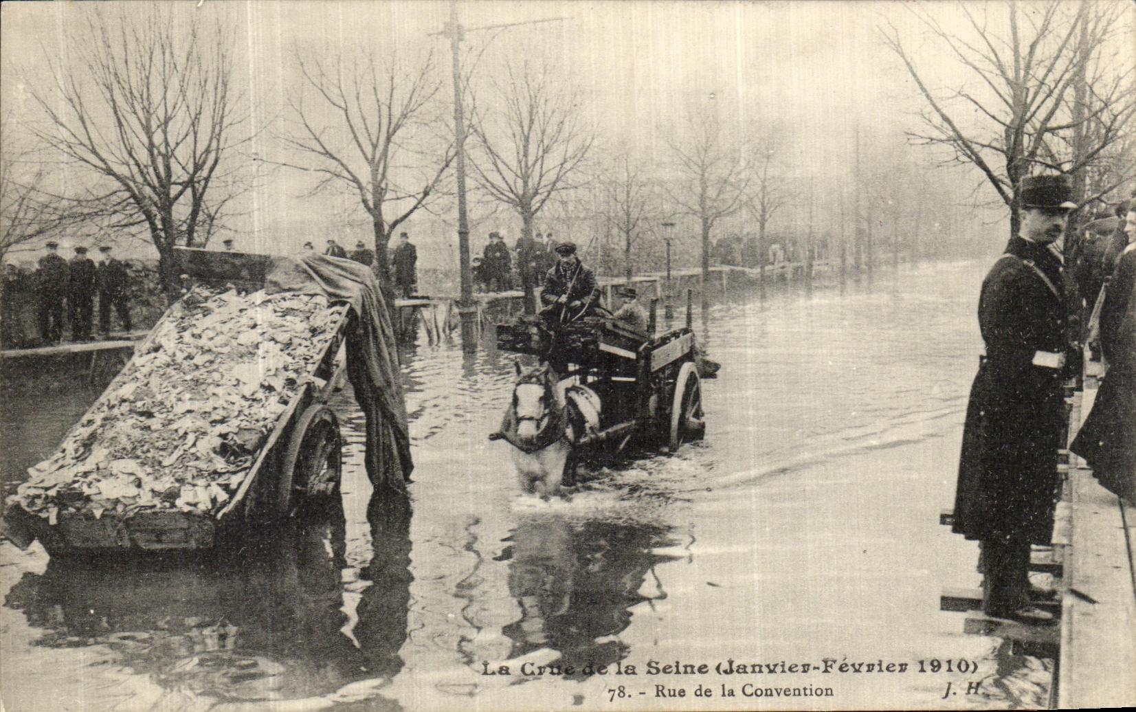 CPA La Crue de la Seine Rue de la Convention PAris 