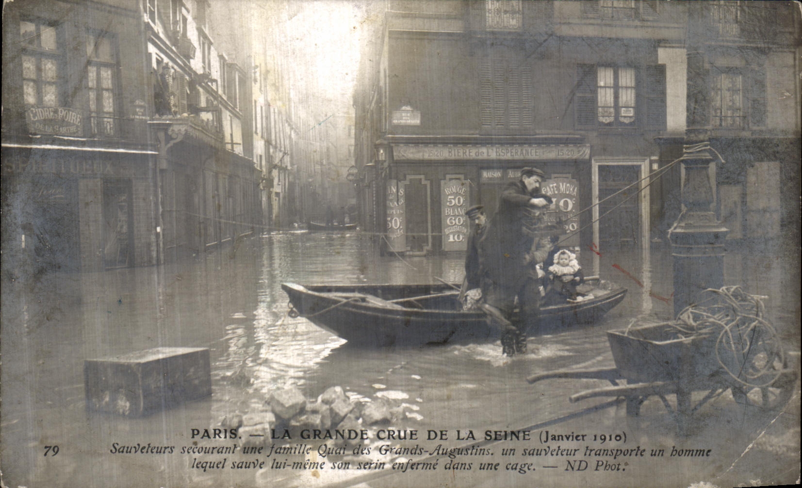 VINTAGE POSTCARD Paris the Great Rising of the Seine Rescuers helping a Quay family of Large Augustins