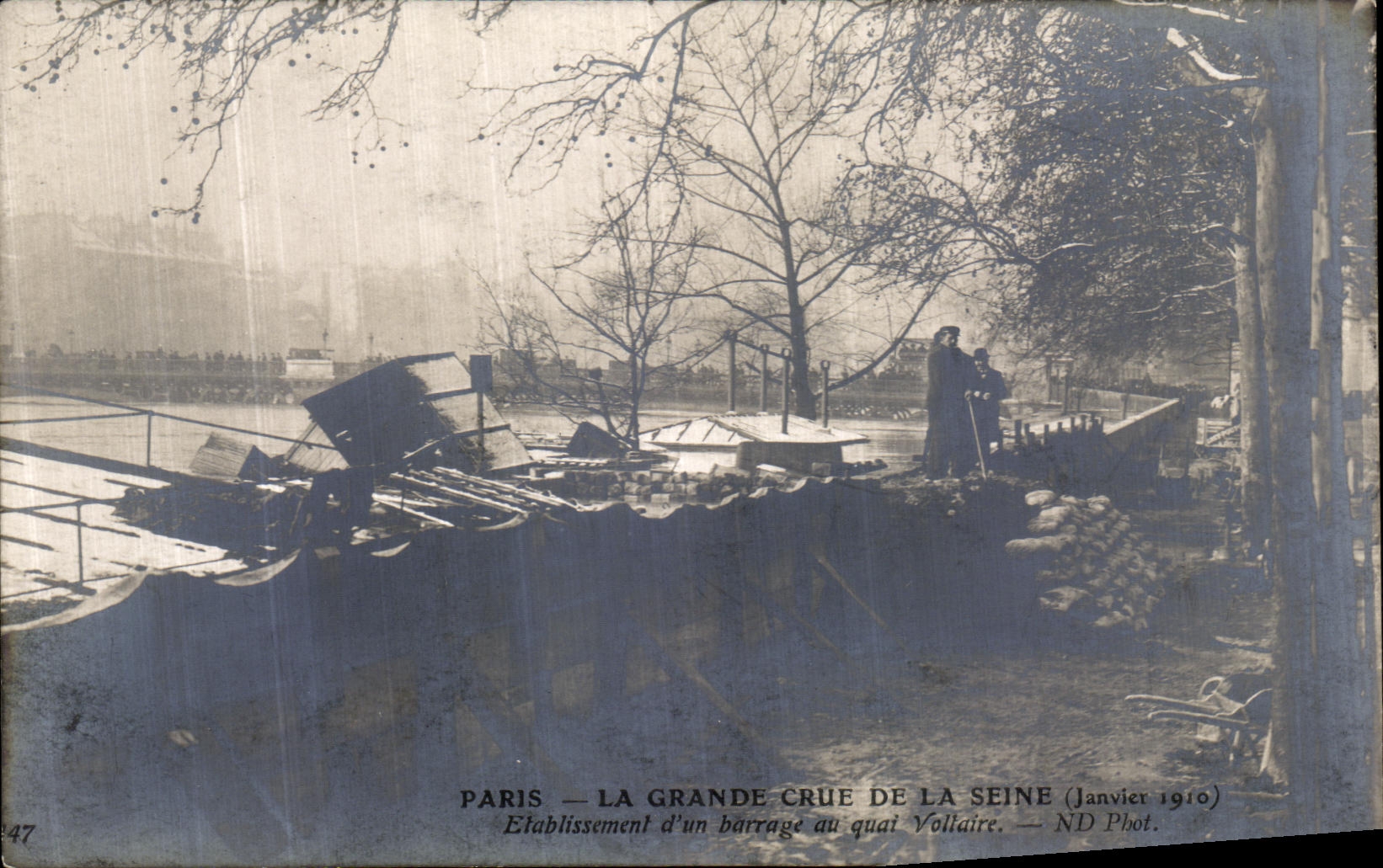 VINTAGE POSTCARD Paris the Great Rising of the Seine Establishment D a stopping with the Voltaire quay