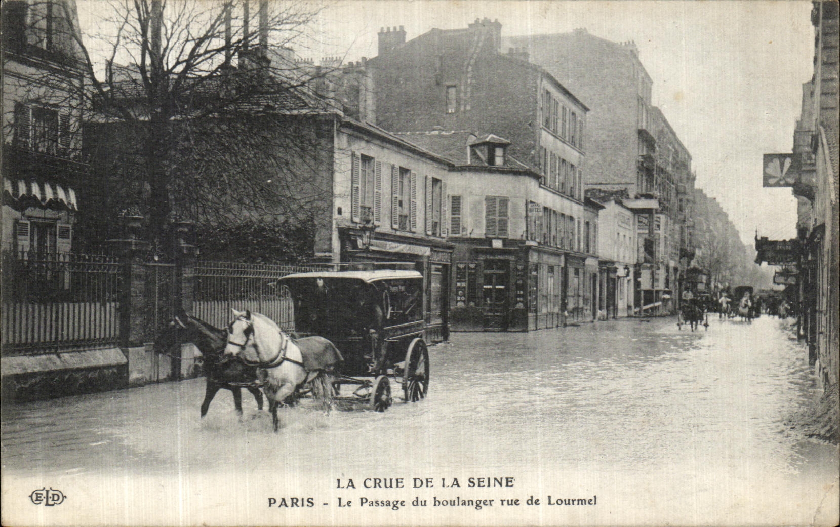 VINTAGE POSTCARD the Rising Of the Seine Paris the Passage of the baker street of Lourmel