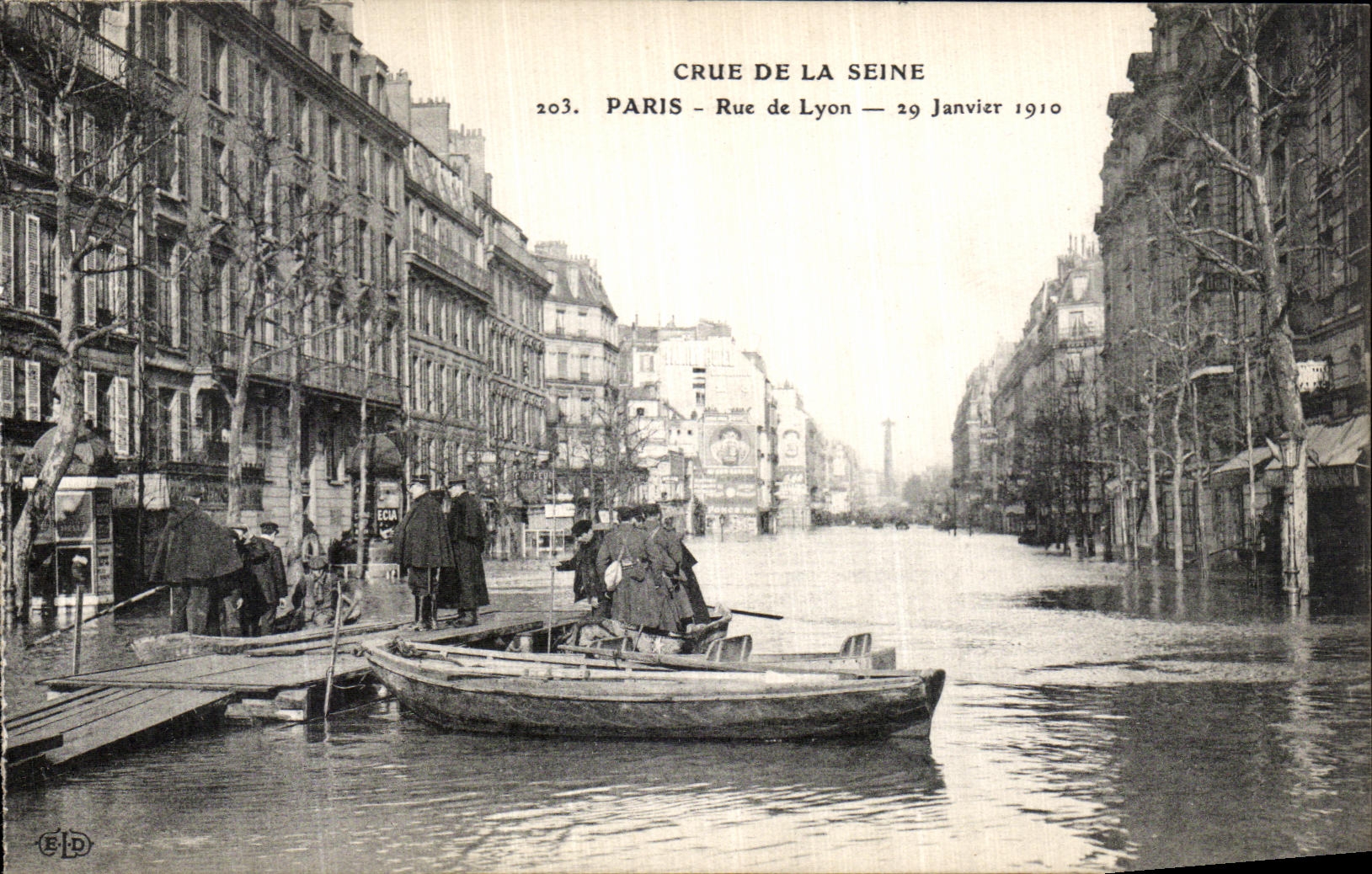 VINTAGE POSTCARD Believed Of the Seine Paris Street Of Lyon