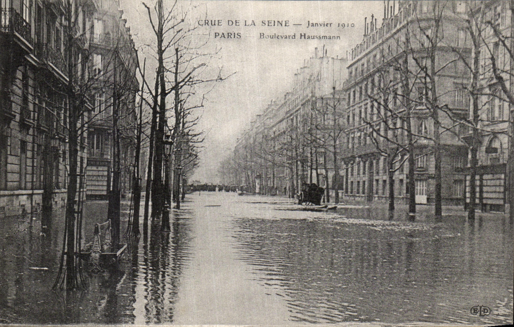 VINTAGE POSTCARD Believed Of the Seine Paris Haussmann Boulevard