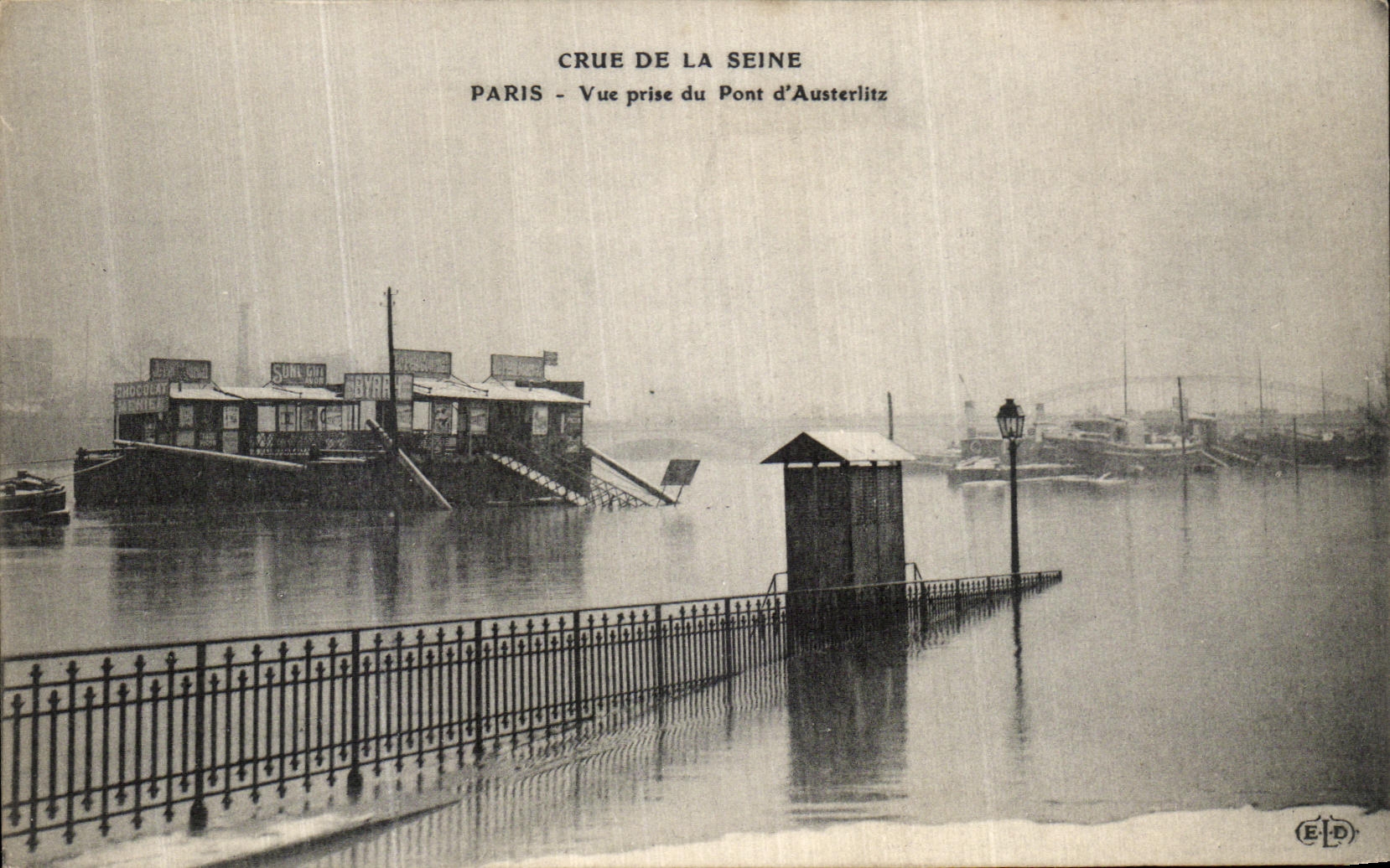 CPA Crue De La Seine Paris Vue Prise du Pont d Austerlitz