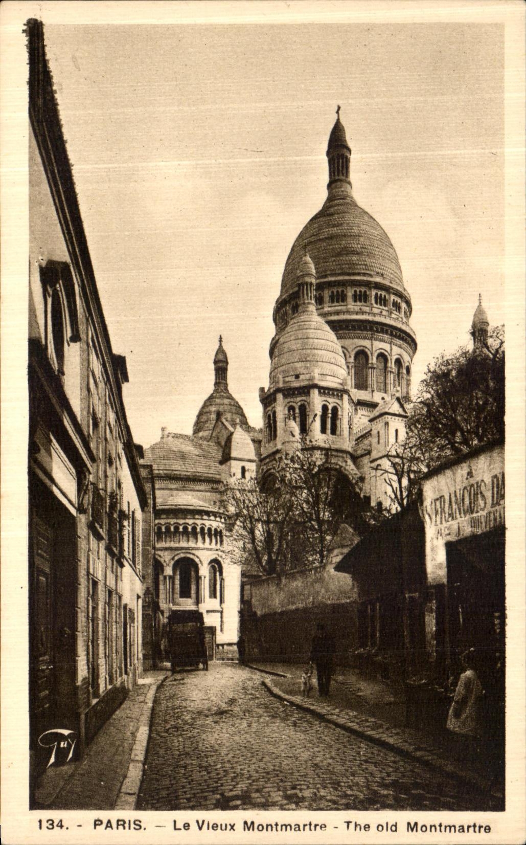 VINTAGE POSTCARD Paris the Montmartre Old man Crowns Heart