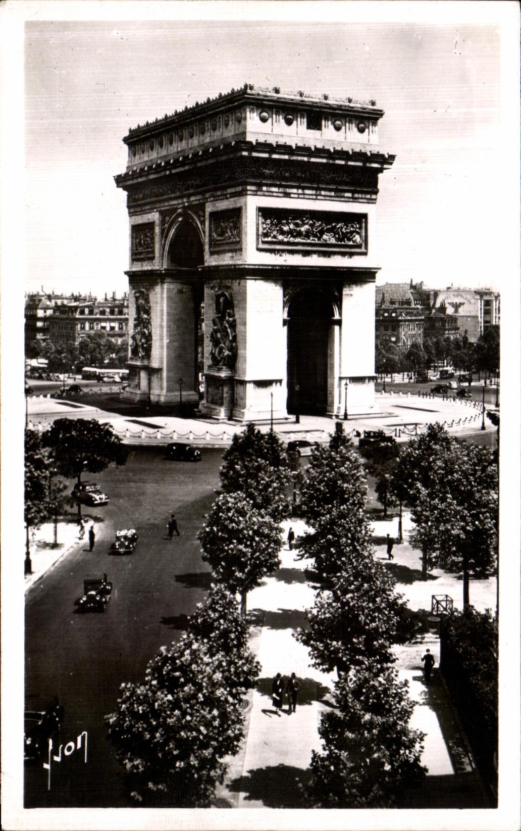 CPA Paris En Flanant L Arc de Triomphe de l Etoile